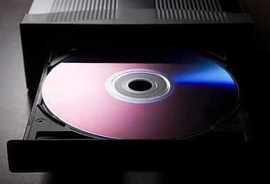 《合金装备Delta：食蛇者》和原版游戏画面对比